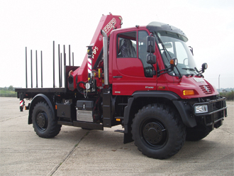 Alquiler de Camión Grúa (Truck crane) / Grúa Automática 8 tons con el Boom recogido y alcance de 14 mts, Capacidad de 30.000 lbs. en Tulcán, Carchi, Ecuador