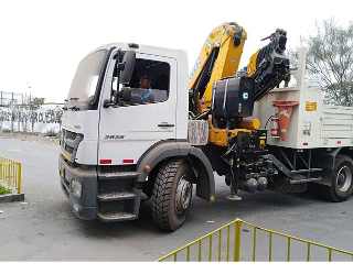 Alquiler de Camión Grúa (Truck crane) / Grúa Automática 9 tons.  en Roseau, Saint George, Dominica